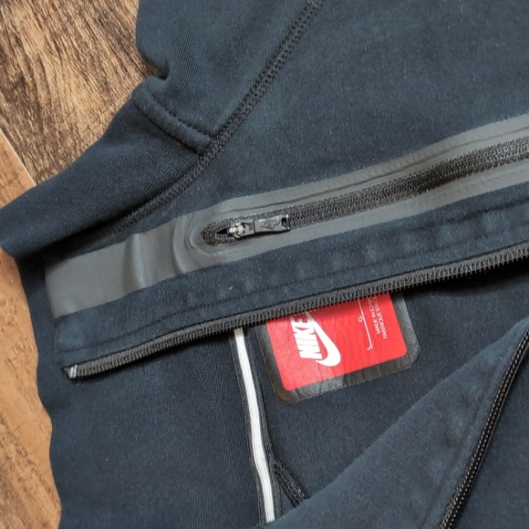 Nike Tech Fleece Moto Cape Size Large In Black - Picture 5 of 13